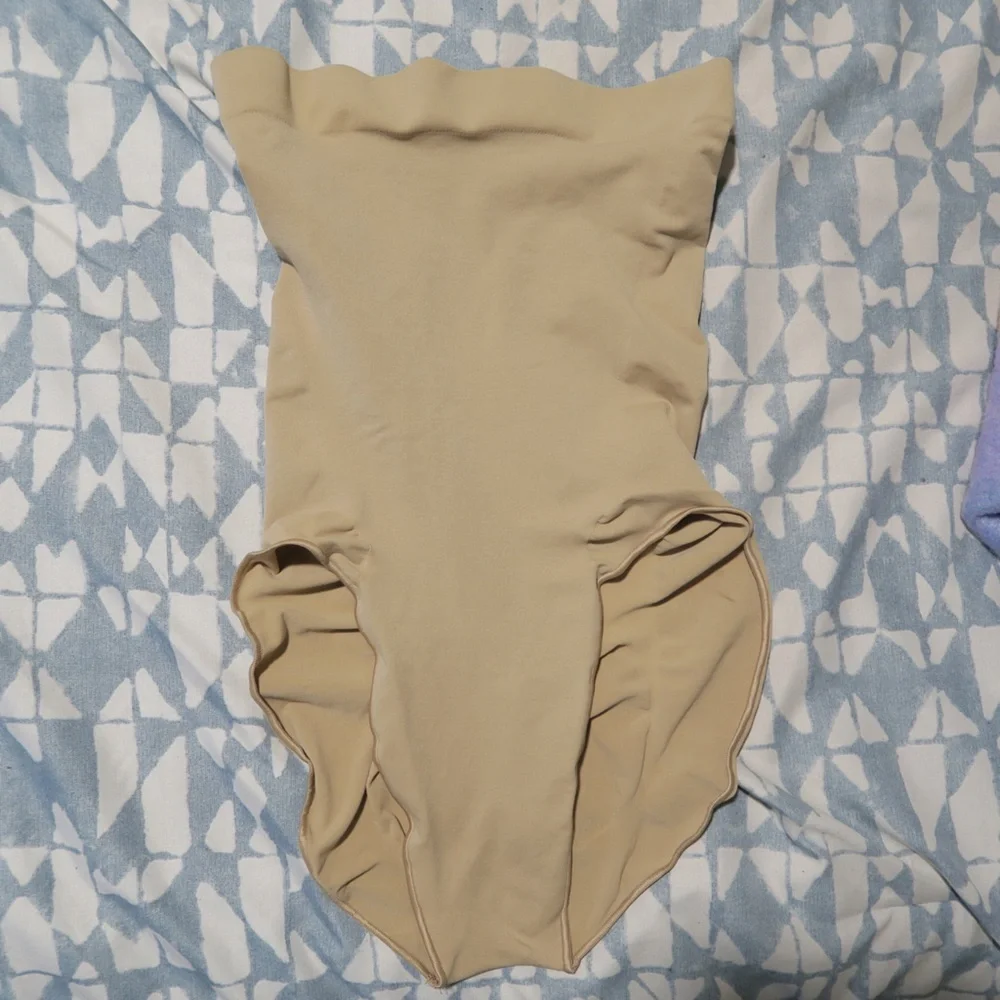 Skims‎ Seamless Sculpt High Waist Brief Clay Neutral Pull On Stretch Compression